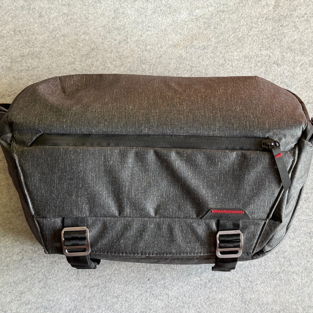 [ SOLD ] Peak Design Everyday Sling v1 10L Camera Bag, Charcoal